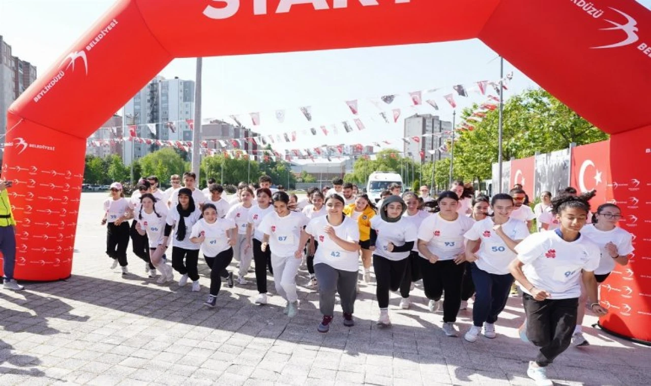 İstanbul Beylikdüzülü gençler Ata’ya koştu!