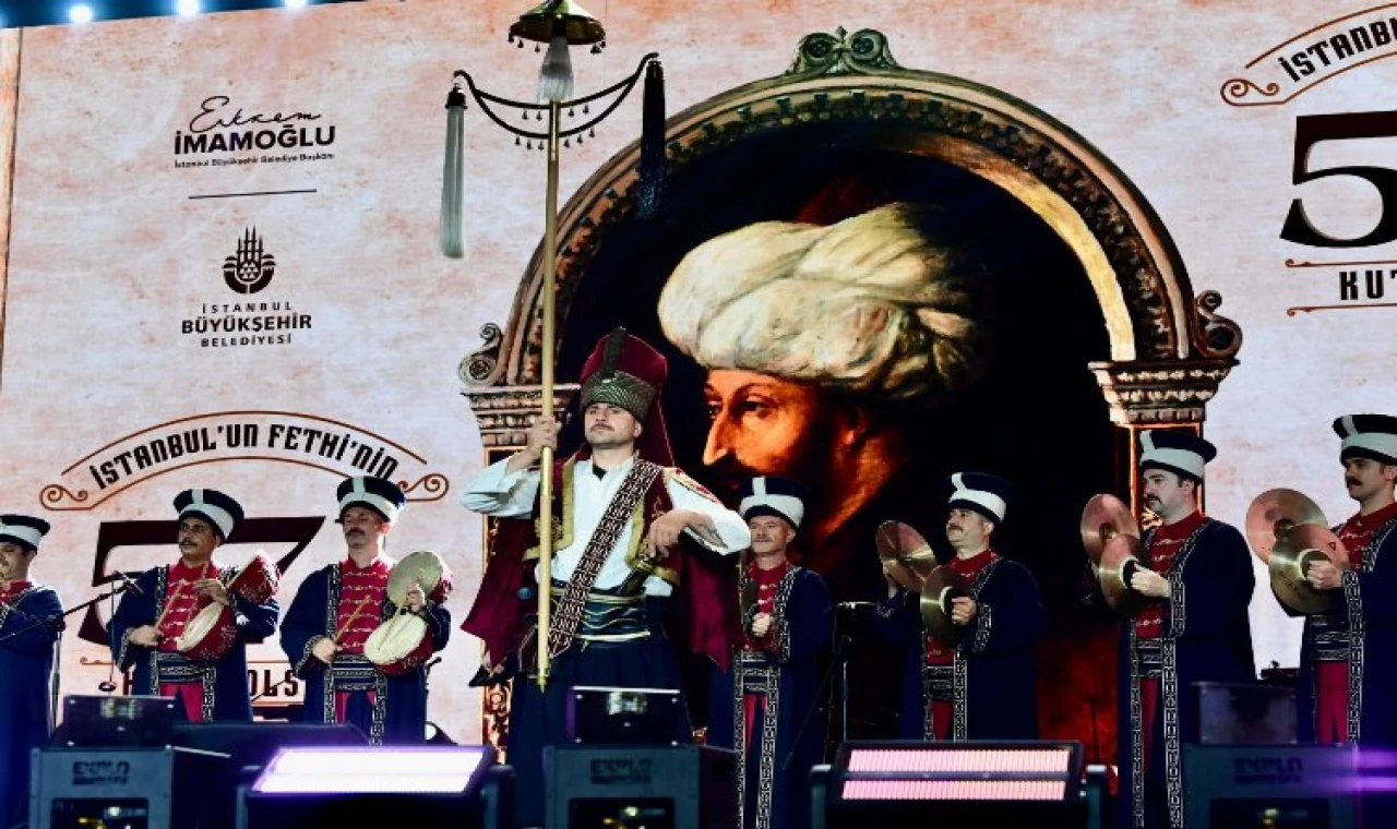 İstanbul’da coşkulu fetih gecesi