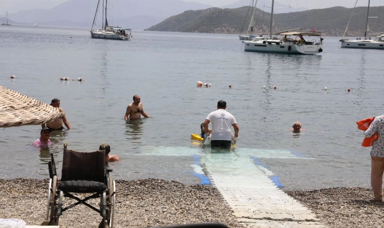 Muğla’da ’engelsiz’ deniz keyfi