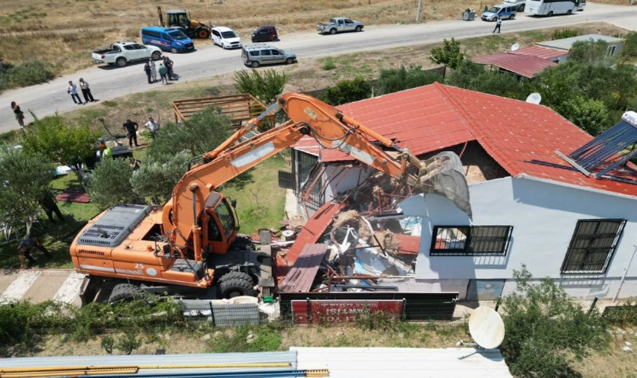 Seferihisar Belediye Başkanı’ndan tartışmalı yıkım kararı