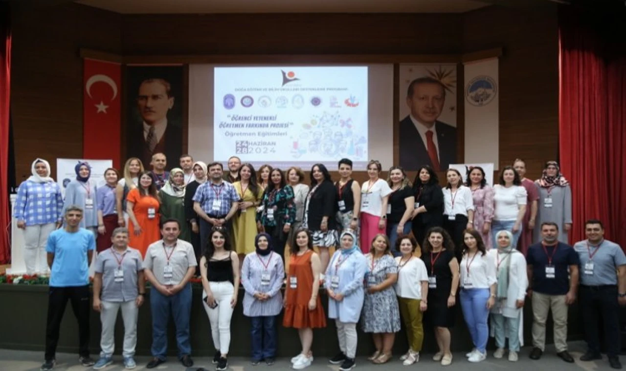 Melikgazi’den “Öğrenci Yetenekli Öğretmen Farkında” eğitimi