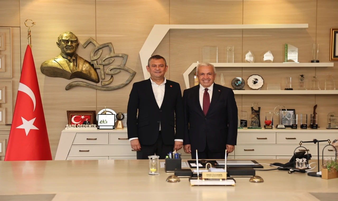 Özgür Özel: ”Nilüfer partimizin yüz akı belediyelerinden”