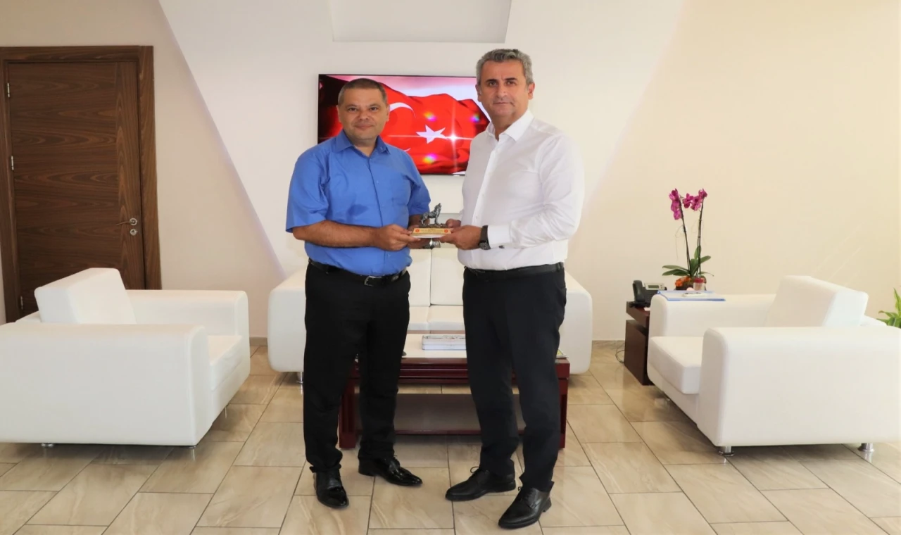 Aksaçlılar Derneği’nden Karabağlar Kaymakamı’na ziyaret