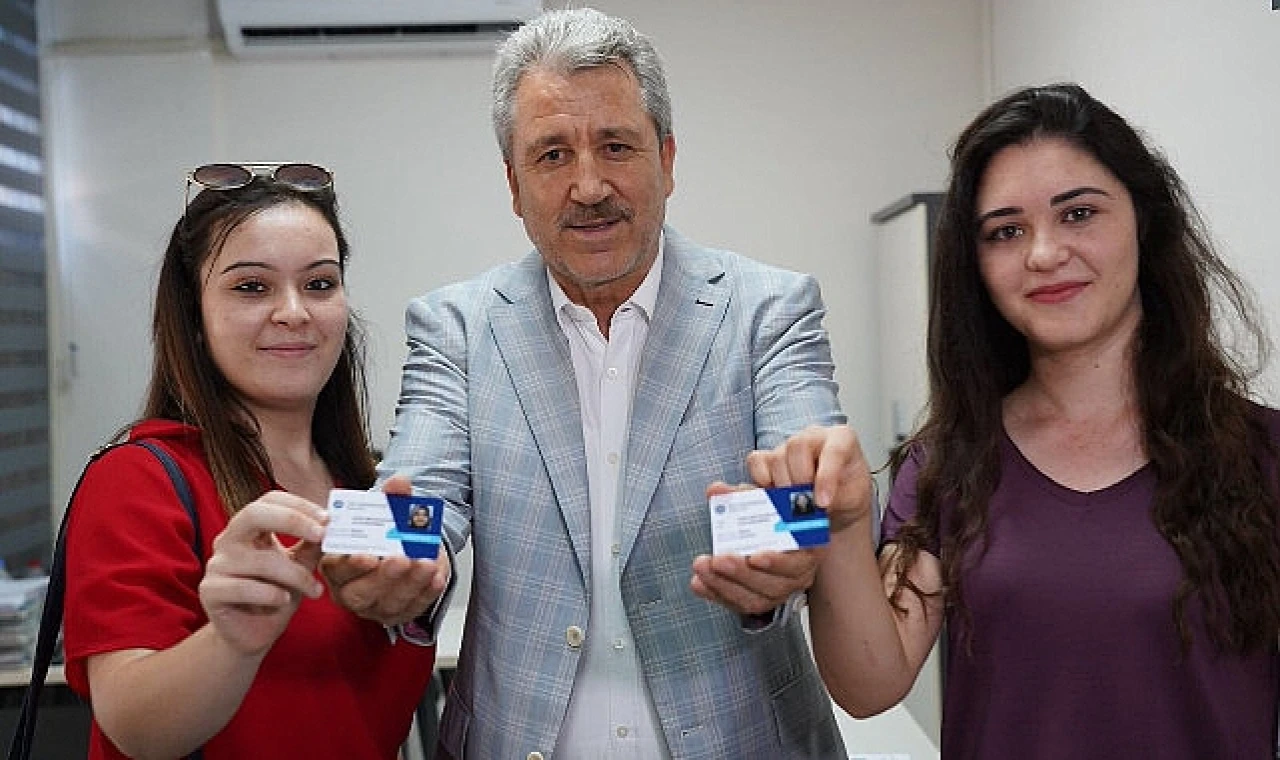 Ege Üniversitesinin &apos;Mezun Kart’ uygulaması yoğun talep görmeye devam ediyor