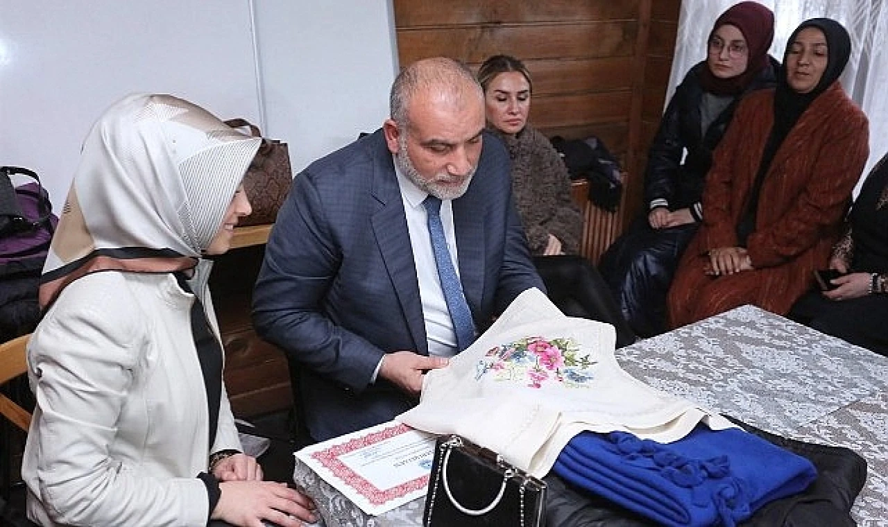Canik Belediye Başkanı İbrahim Sandıkçı, ilçedeki kadınları sertifikalı mesleki eğitimlerle buluşturmaya devam ettiklerini kaydetti.