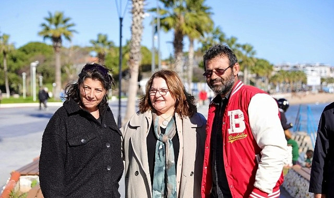 Didim Belediye Başkanı Hatice Gençay, hafta sonu Altınkum Yalı Caddesi’nde güzel havanın tadını çıkaran vatandaşlarla bir araya geldi.