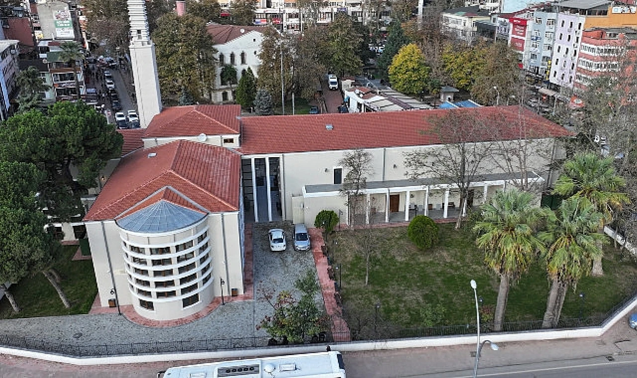 Kocaeli Büyükşehir Belediyesi, Halkevi Gençlik Merkezi’ni gençler için baştan tasarladı