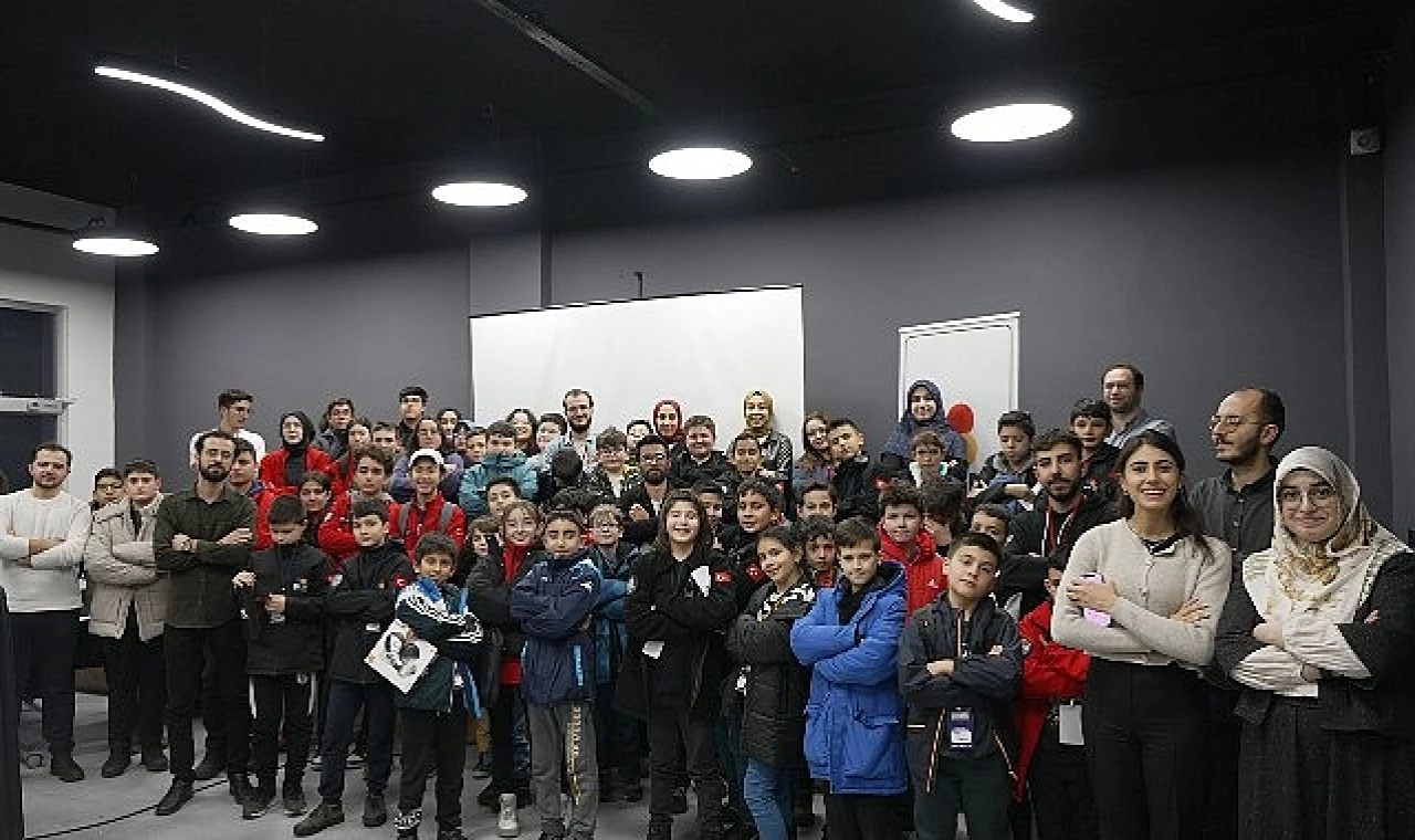 Konya Büyükşehir Belediyesi bünyesinde hizmet veren Bilim Konya ile Sosyal İnovasyon Ajansı (SİA) iş birliğiyle “Ideathon: Teknofest İçin Fikir Maratonu” gerçekleştirildi.