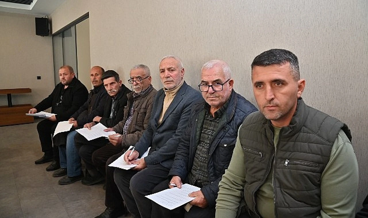 Manisa Büyükşehir Belediyesi, arı yetiştiricileri ve bal üreticileriyle toplantı düzenledi.