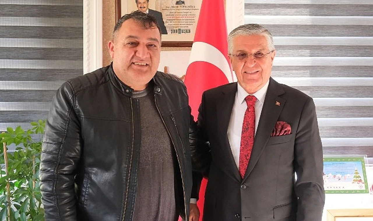 Murat Pişgen, Kemer Belediye Başkanı Necati Topaloğlu’na veda ziyareti gerçekleştirdi.