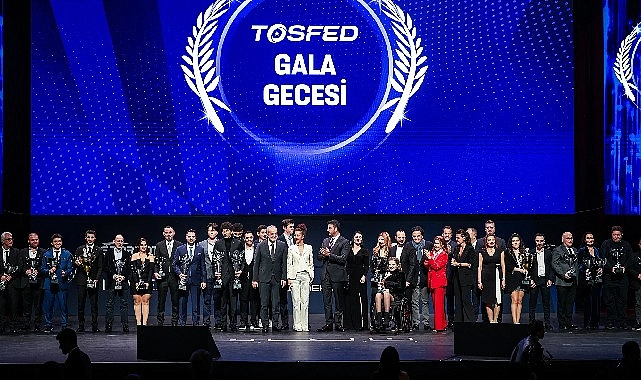 ulusal ve uluslararası arenada başarı elde eden takımlar ve sporcular ile çok sayıda davetli katıldı.