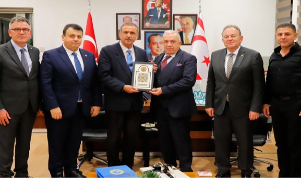 6 Şubat Kahramanmaraş Depremleri’nde hayatını kaybeden sporcuların anma törenine de katıldı.