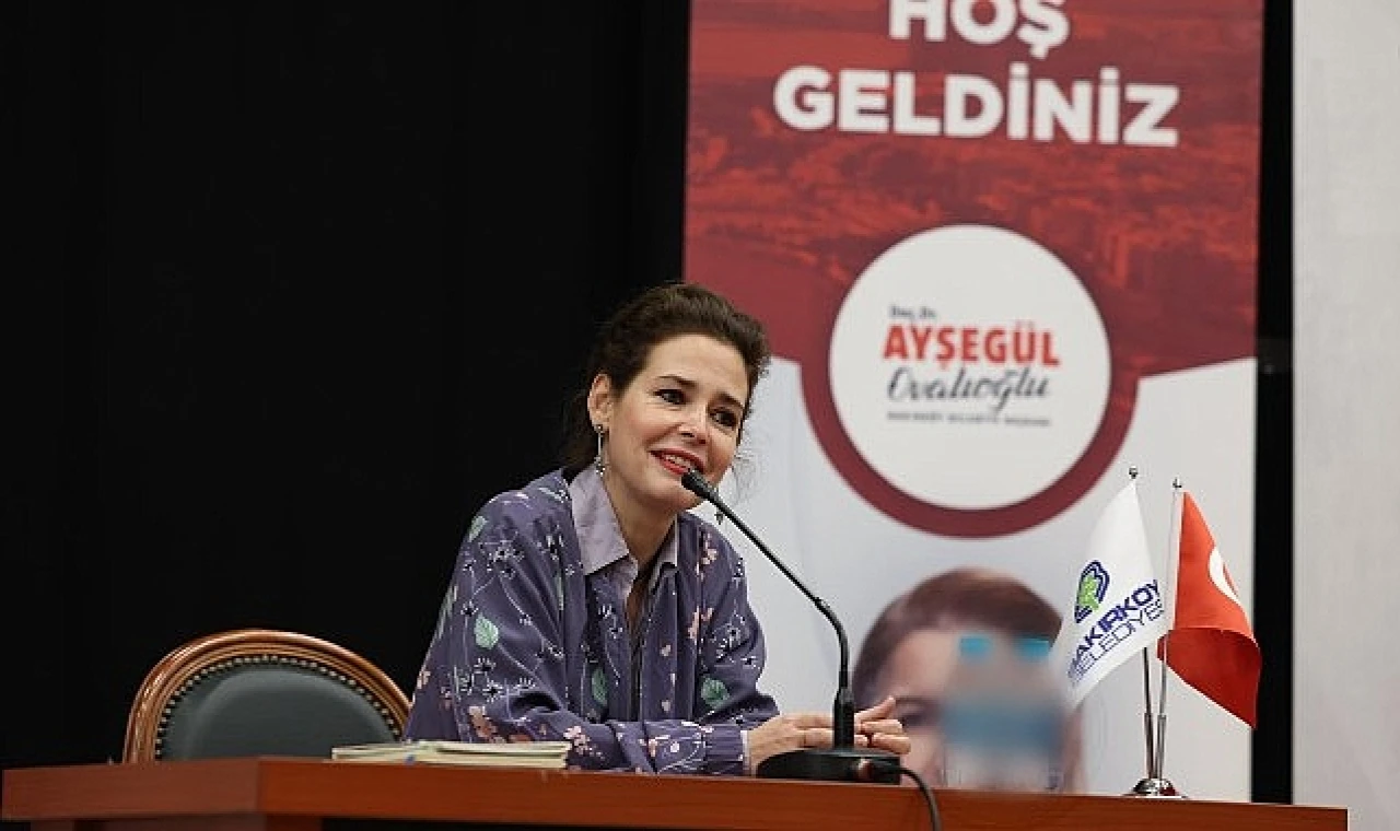 Bakırköy Belediyesi’nin düzenlediği “Bakırköy Muhabbeti” etkinliklerinin bu haftaki konuğu deneyimli tarihçi ve yazar Pelin Batu oldu.