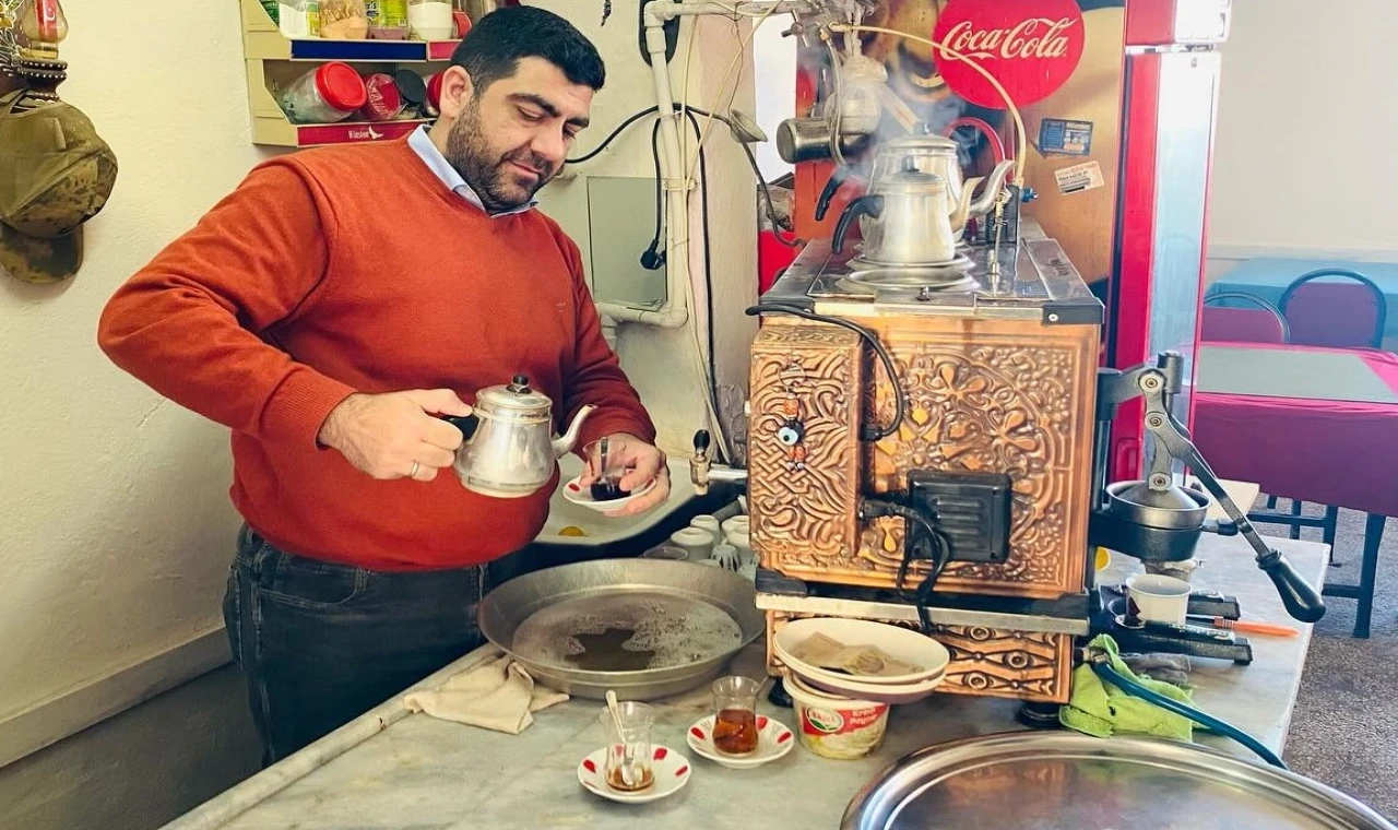 Başkan Uncu, çalışma ekibiyle birlikte Mardin’in dört bir yanını karış karış gezerek sorunları yerinde tespit ediyor.