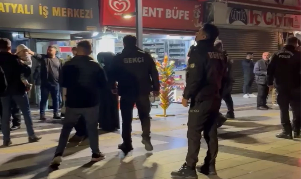 Düzce'nin Kültür Mahallesinde düğün eğlencesi omuz atma nedeniyle son buldu.