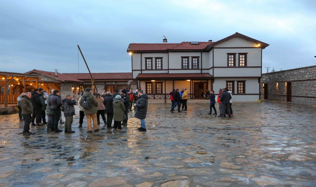 Konya ile Meram’ın zengin kültürünü tanıtmak amacıyla Meram Belediyesi tarafından hayata geçirilen ‘Müze Meram’ özel misafirleri ağırladı.