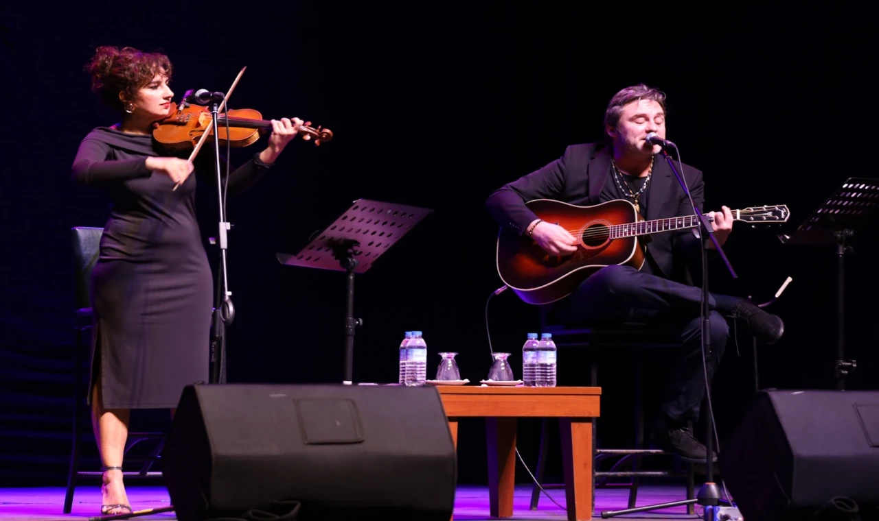 Müge Alpay, Bursalılara unutulmaz bir akşam yaşattı.