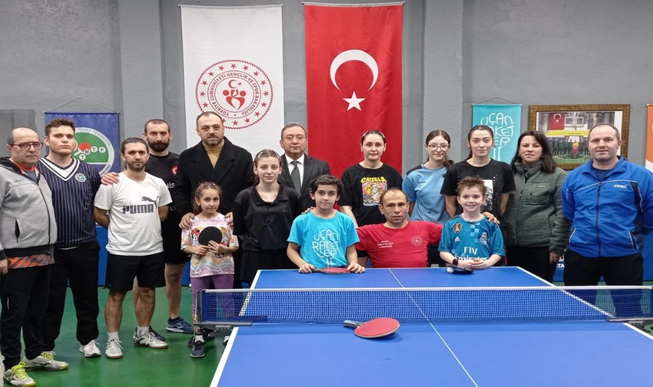 Sakaryalı tenisçilere kritik moral desteği