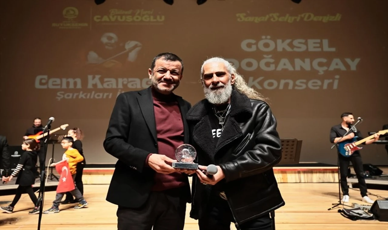 solistlerinden Göksel Doğançay söylediği eserleriyle müzikseverlere unutulmaz anlar yaşattı.