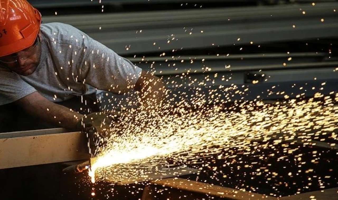 TÜİK, Ocak ayına ilişkin açıkladığı Yurt İçi Üretici Fiyat Endeksi (Yİ-ÜFE)'ne göre yıllık yüzde 27,20, aylık ise yüzde 3,06 oranında arttırdı.