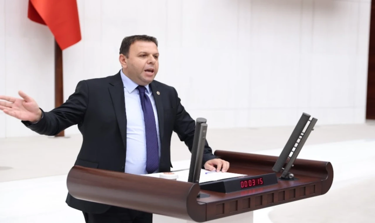 Türkiye’nin 2 milyar 331 milyon dolar ödeme yaptığını belirterek, ülkenin bu üründe dışa bağımlılığının giderek arttığını vurguladı.