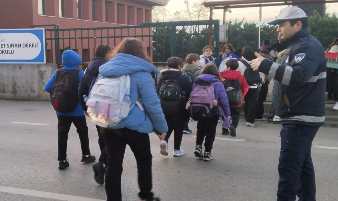 Zabıta Dairesi Başkanlığı’na bağlı ekipler öncülüğünde sağlanıyor.