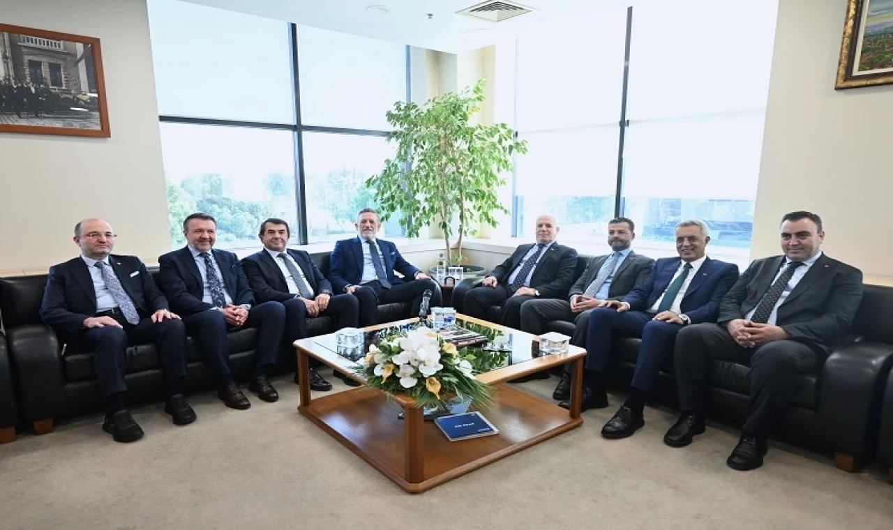 Bursa Büyükşehir Belediye Başkanı Mustafa Bozbey, Bursa Ticaret ve Sanayi Odası’nı (BTSO) ziyaret etti.