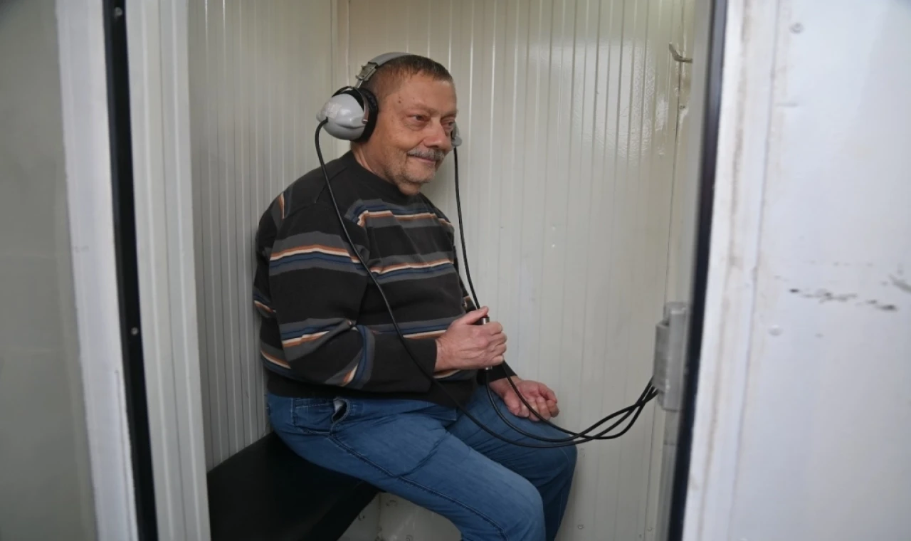 Manisa’da huzurevi sakinlerine işitme testi hizmeti