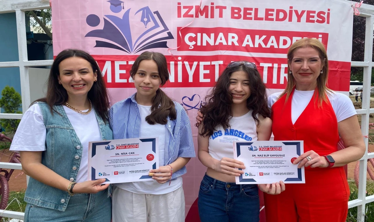 Kocaeli İzmit’te Çınar Akademi ilk mezunlarını verdi