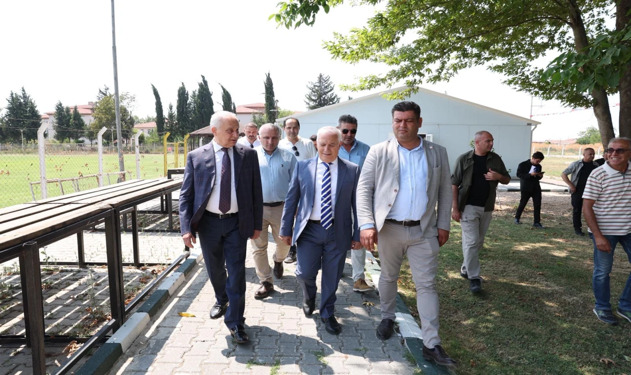 Bursa Mustafakemalpaşa Stadı sil baştan yenilendi