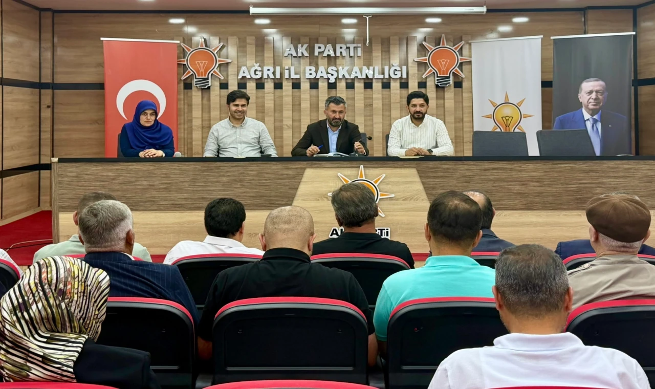 AK Parti Ağrı’da kentin güncel yatırımları görüşüldü