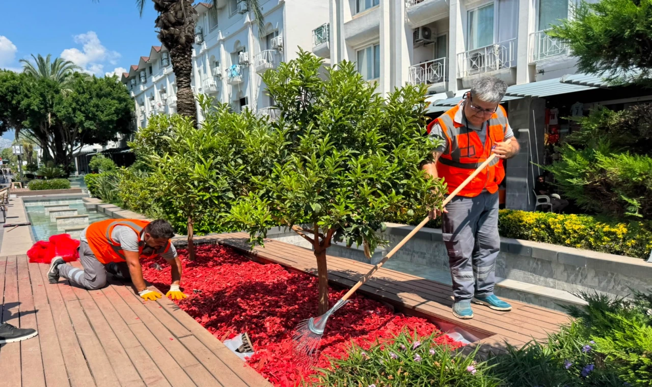 Antalya Büyükşehir’den Kemer Liman’a bakım onarım