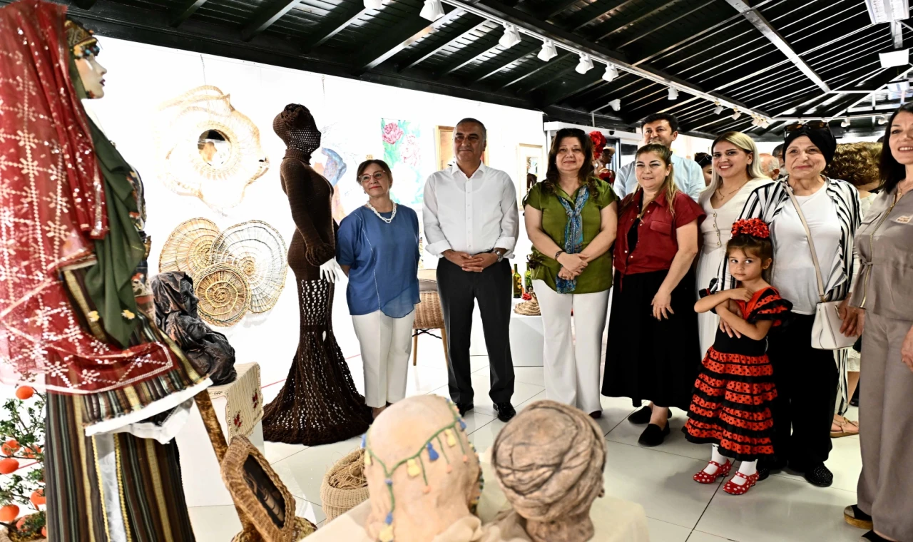 Antalya Muratpaşa’da ’Kainatın Kültür Atlası’ sanatseverlerle buluştu