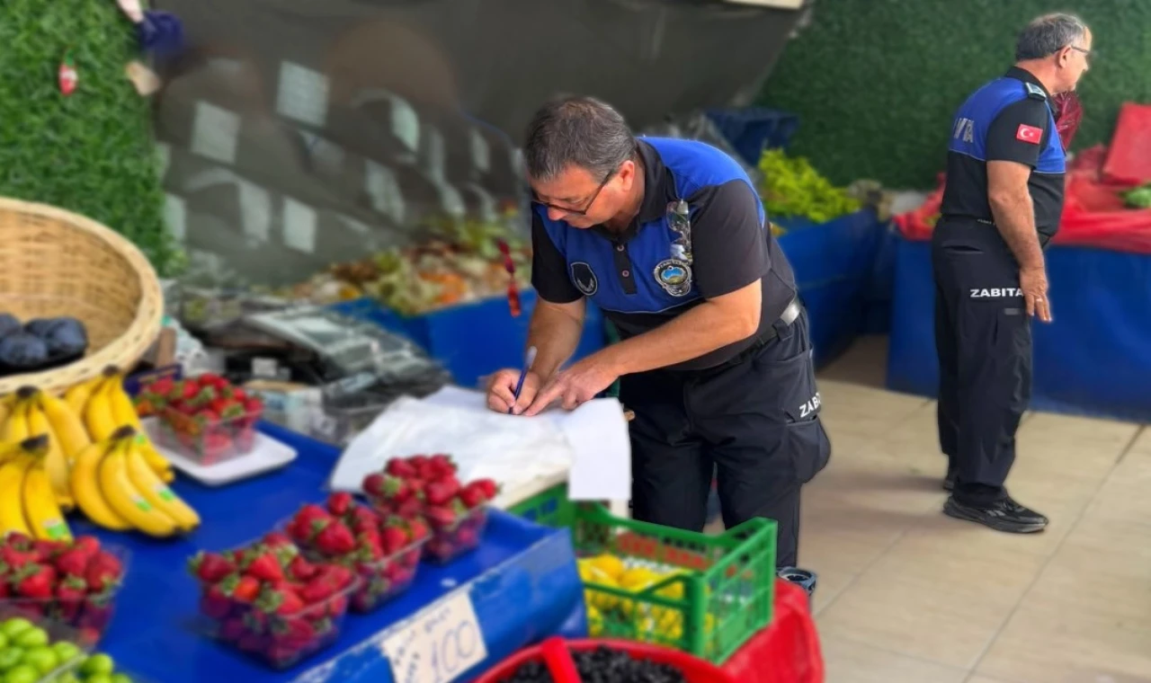 Bursa İnegöl’de zabıta ekiplerinden manav denetimi