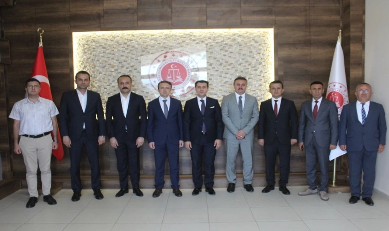 Bursa’da görev yeri değişen Başsavcı ve savcılara veda