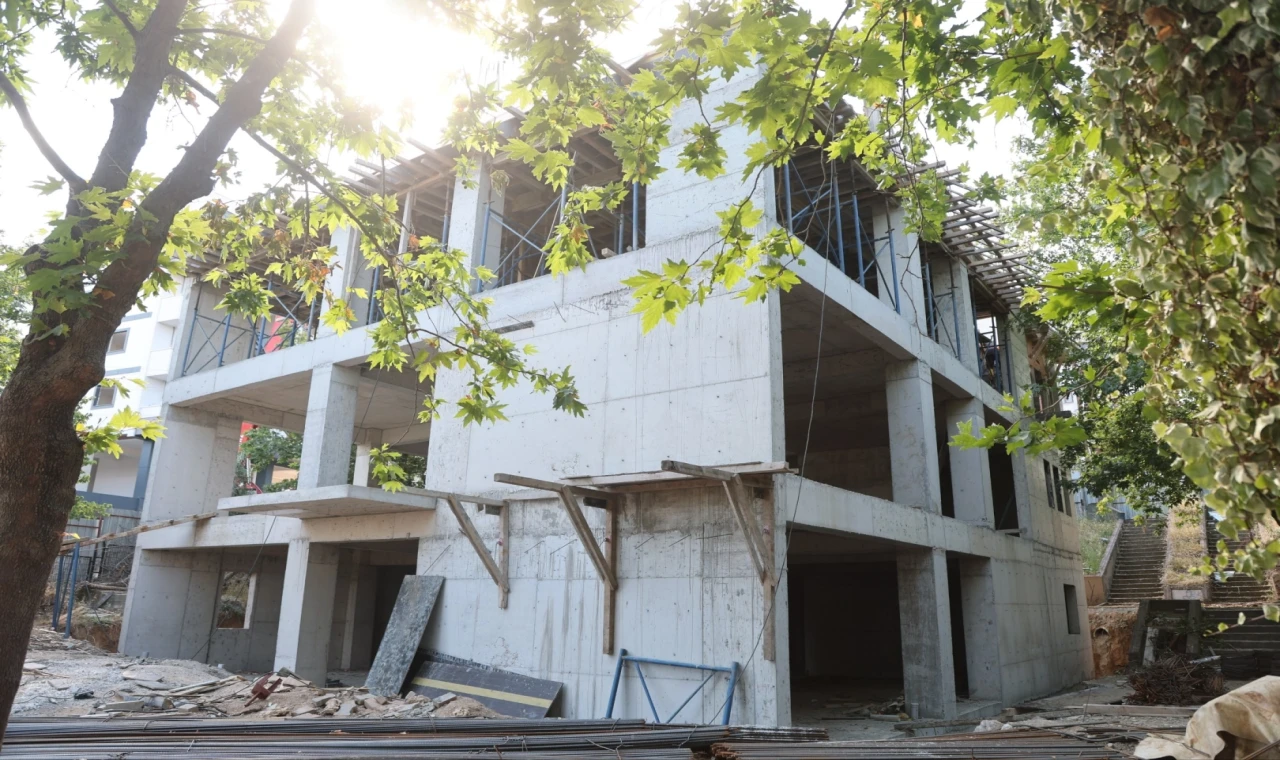 Çayırova Özgürlük’ün yeni bilgi evi şekilleniyor