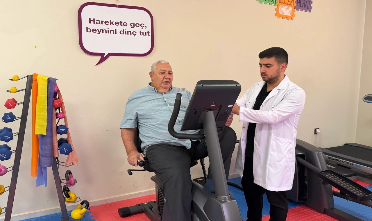 Gaziantep’te Mehmet amca, Alzheimer Merkezi’nde hayata döndü