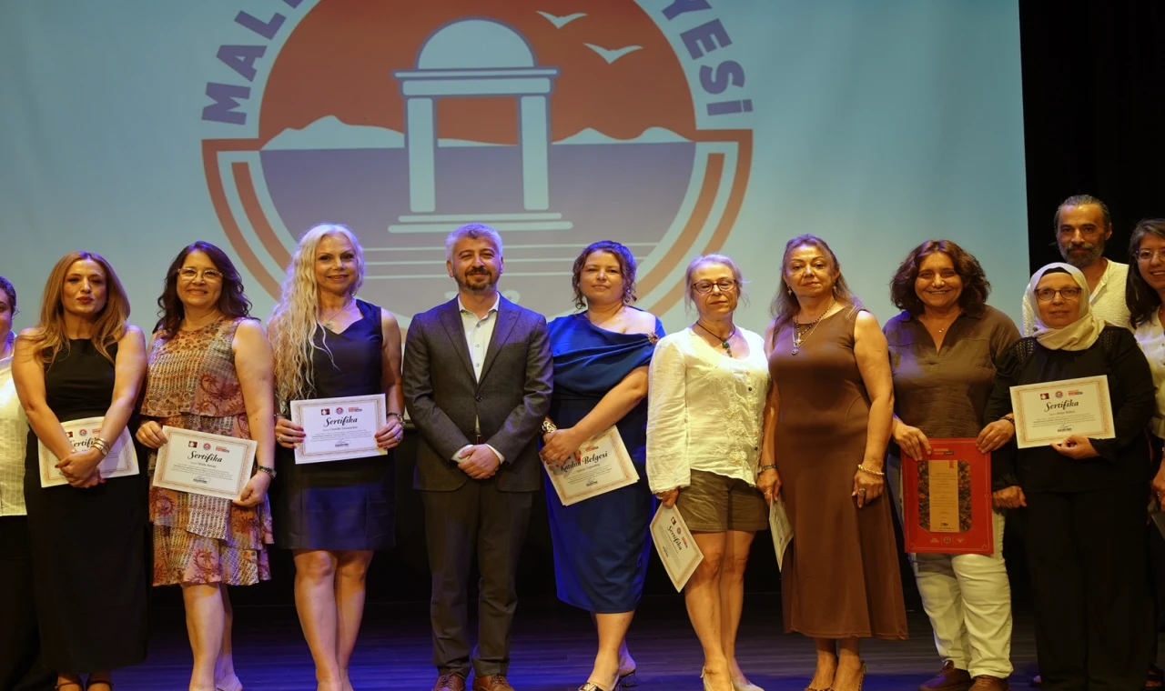 İstanbul’da ”Mahallemizin Kadınları Sinema Yapıyor” projesinin yeni filmleri beğeni topladı