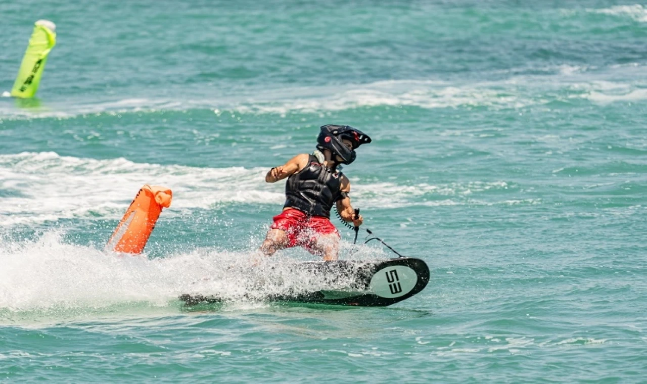 İzeltaş Dünya Motosurf Şampiyonası’nda heyecan fırtınası başladı