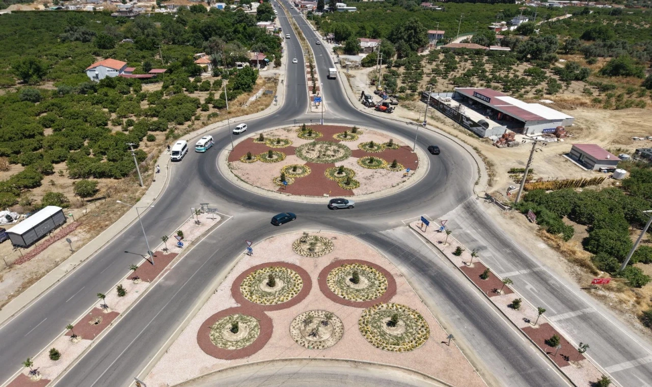 İzmir Seferihisar’ın iki büyük kavşağı yenilendi