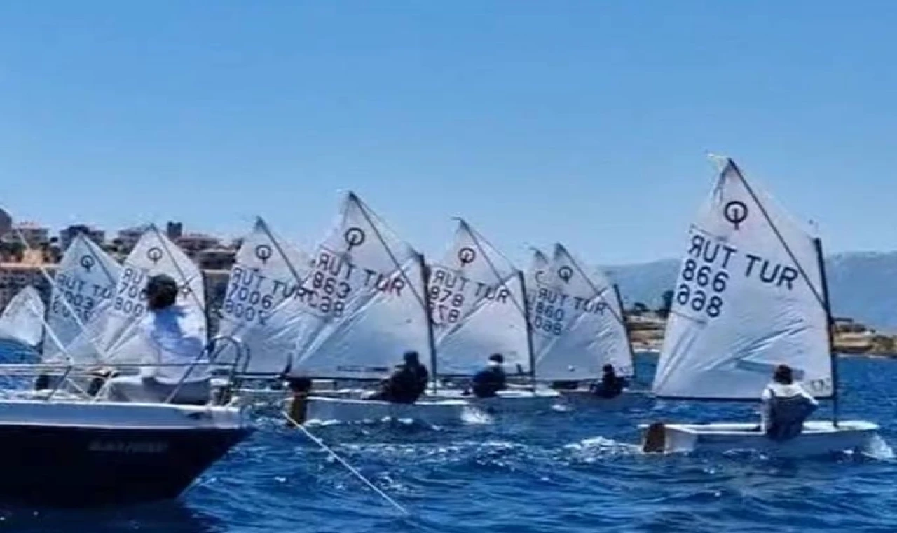 Sahil Güvenlik Kupası için yelkenler Foça’da şişti