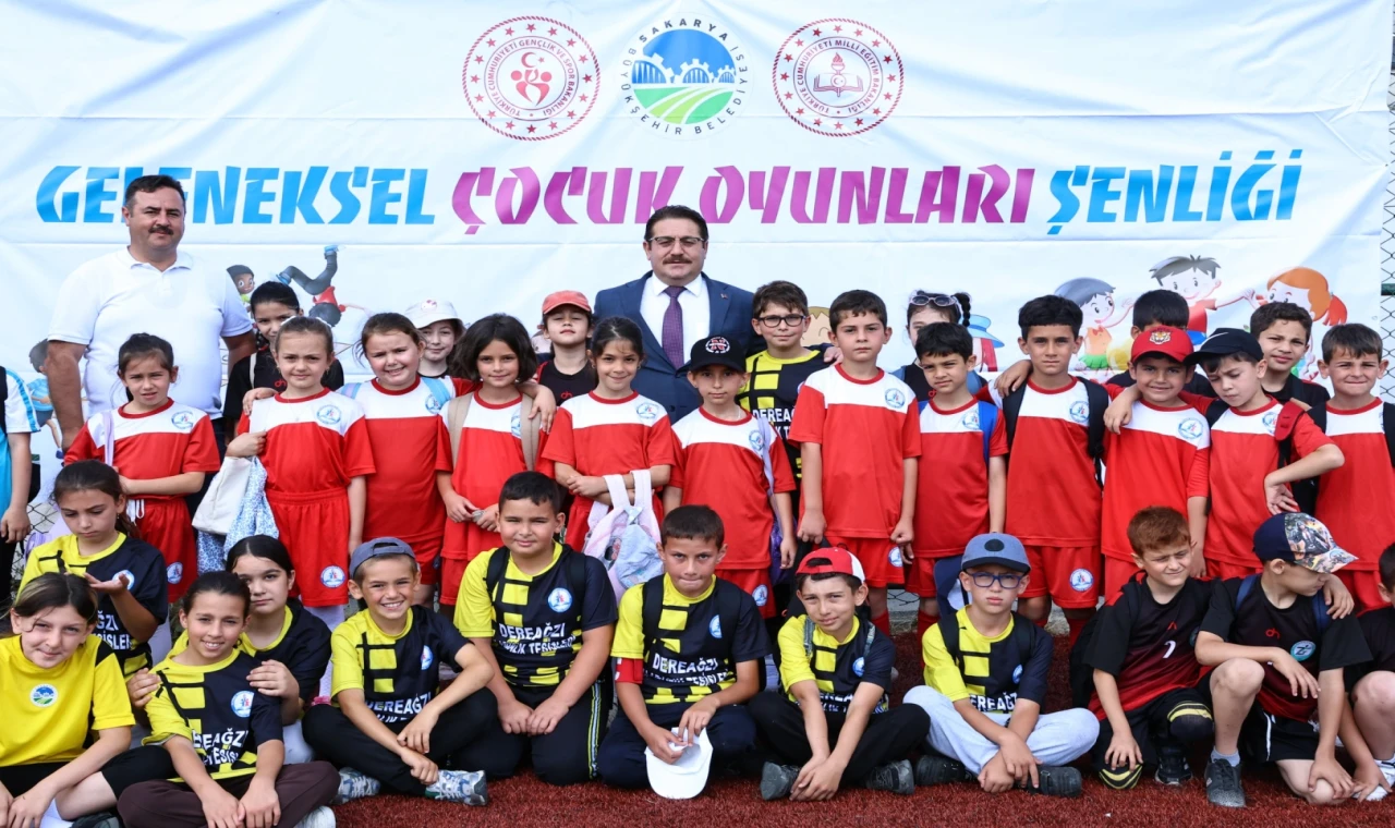 Sakarya’da Geleneksel Çocuk Oyunları Şenliği büyük ilgi gördü