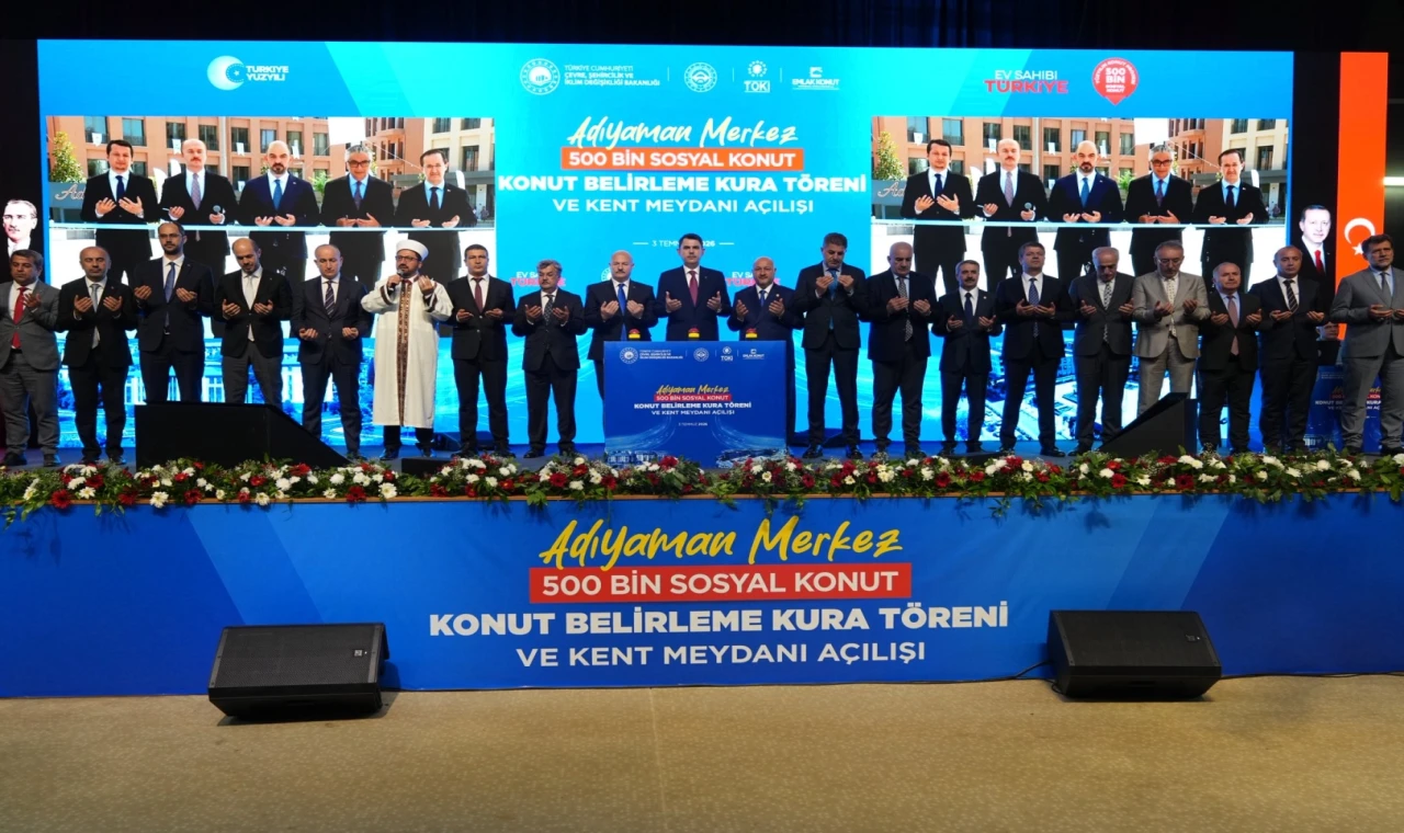 Adıyaman’da 4 bin 905 sosyal konut için kura çekildi... Yeni kent meydanı açıldı