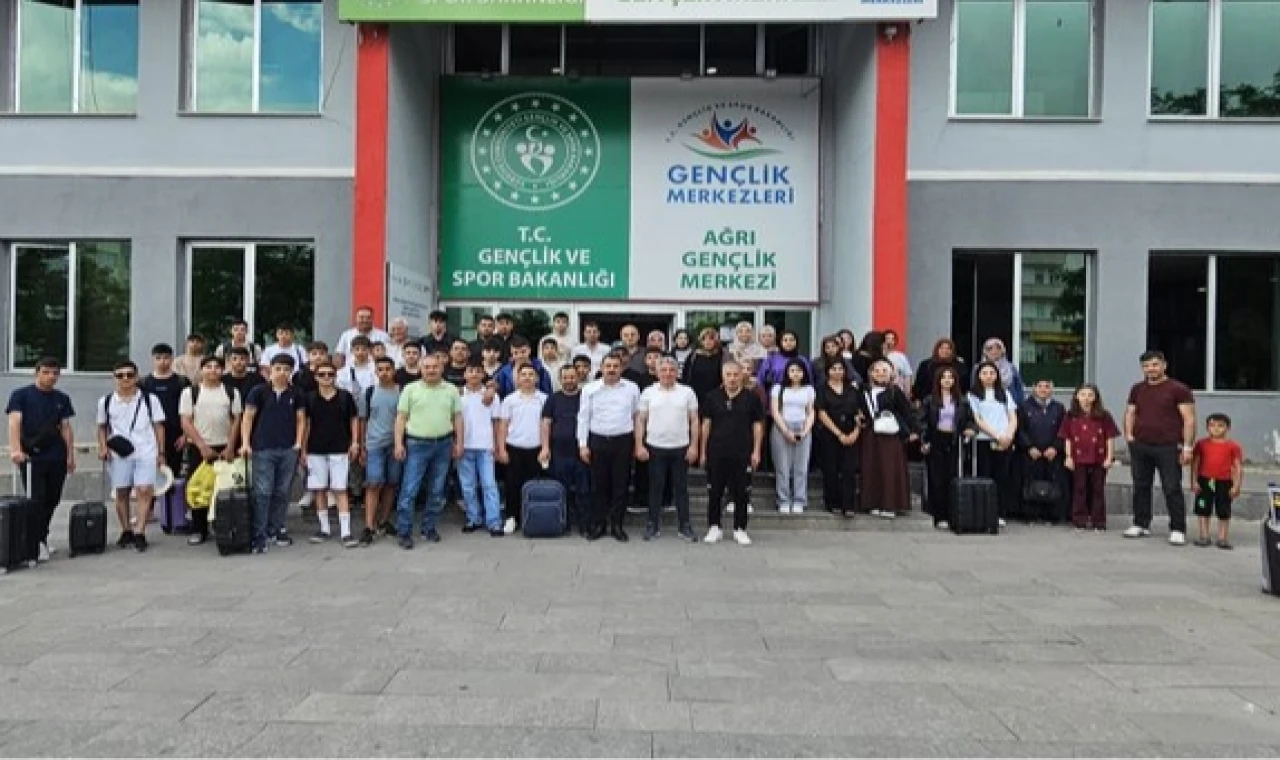 Ağrı Gençlik Merkezi’nden gençlere kamp yolculuğu