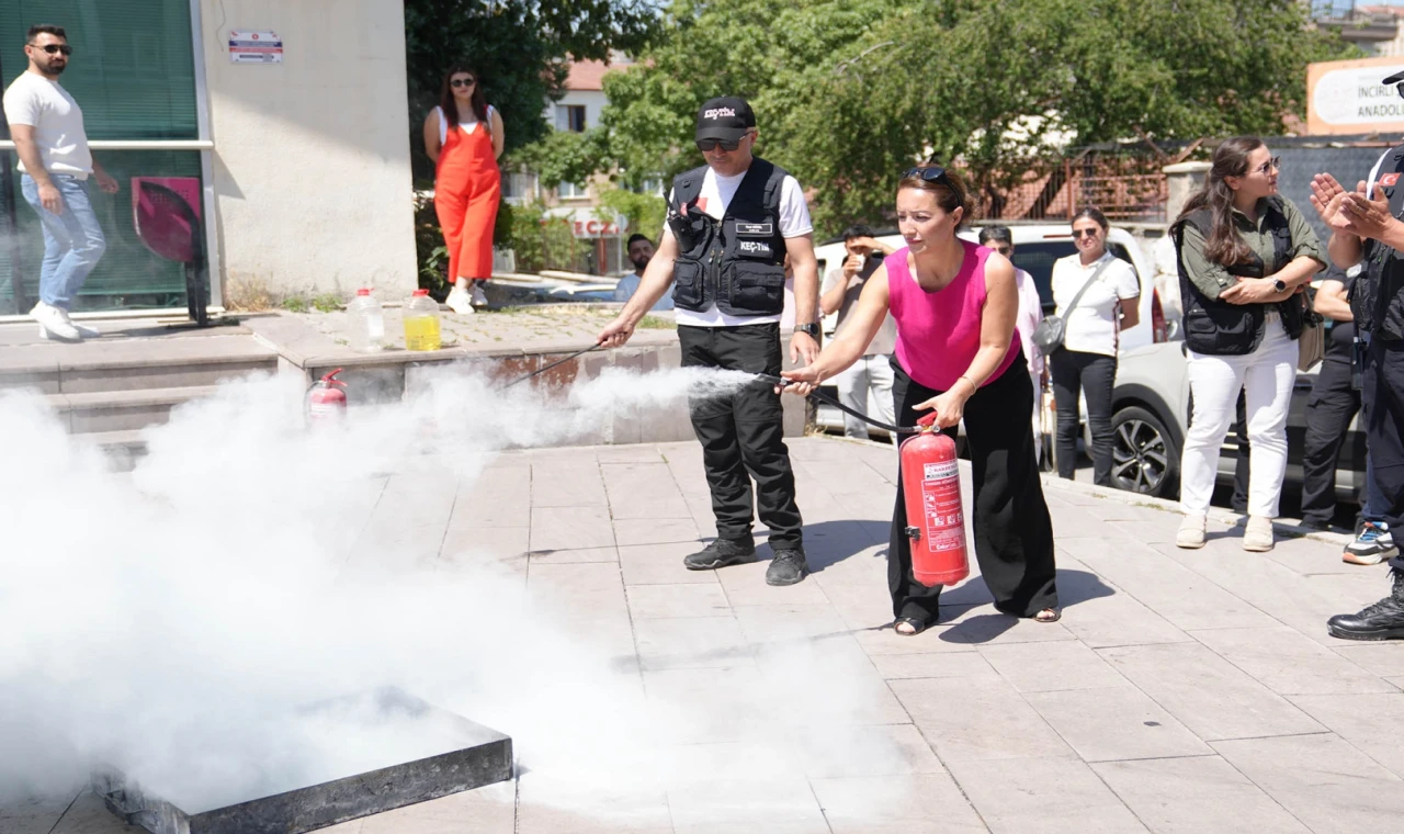 Ankara Keçiören’de personele afet ve yangın eğitimi