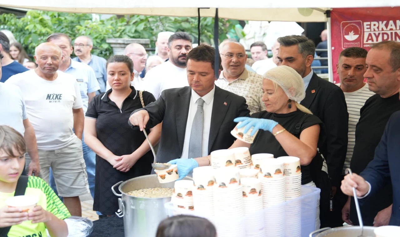 Bursa Osmangazi’den aşure bereketi Küplüpınar’da paylaşıldı