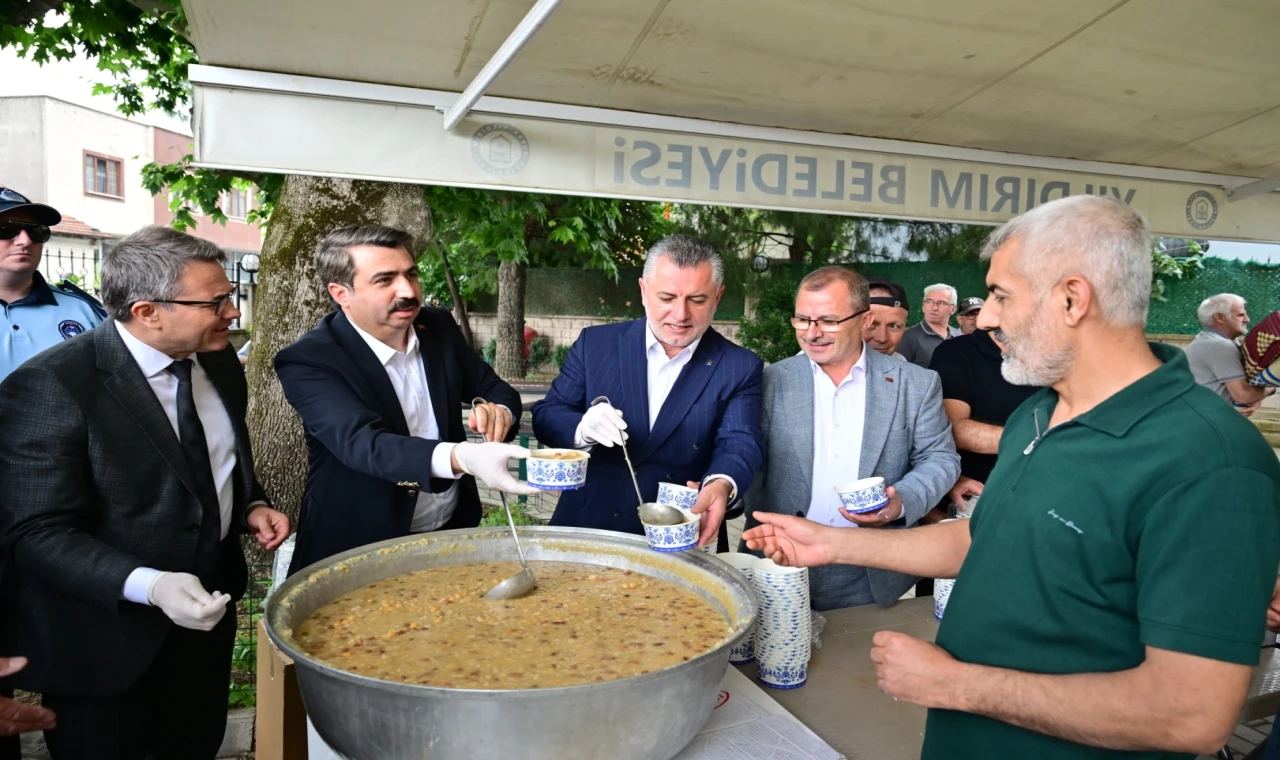 Bursa Yıldırım’da Başkan Yılmaz’dan hem ziyaret, hem bereket