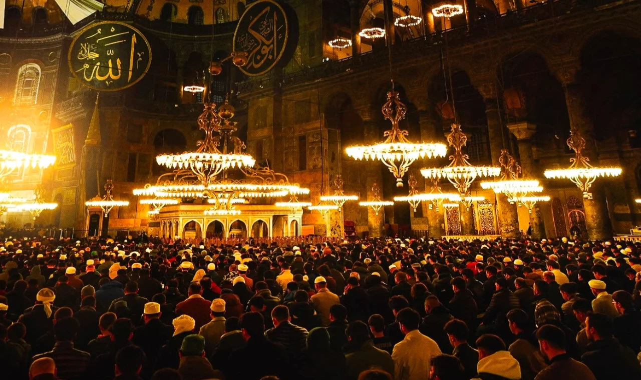 Cumhurbaşkanı Erdoğan’dan Ayasofya’nın yeniden ibadete açılışının 6. yılı mesajı