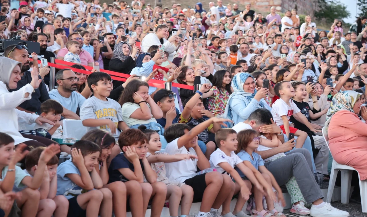 Eskihisar Kalesi’nde çocukların akşamı