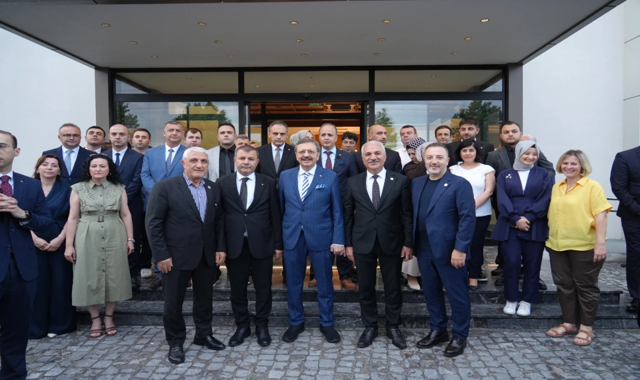 Gebze Ticaret Odası Heyeti, TOBB Başkanı Hisarcıklıoğlu ile Sakarya’da buluştu